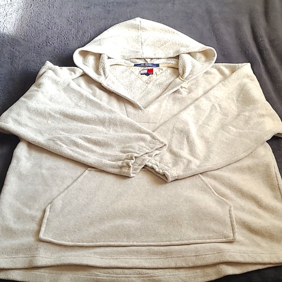 Vintage Tommy Hilfiger pullover - Picture 1 of 5